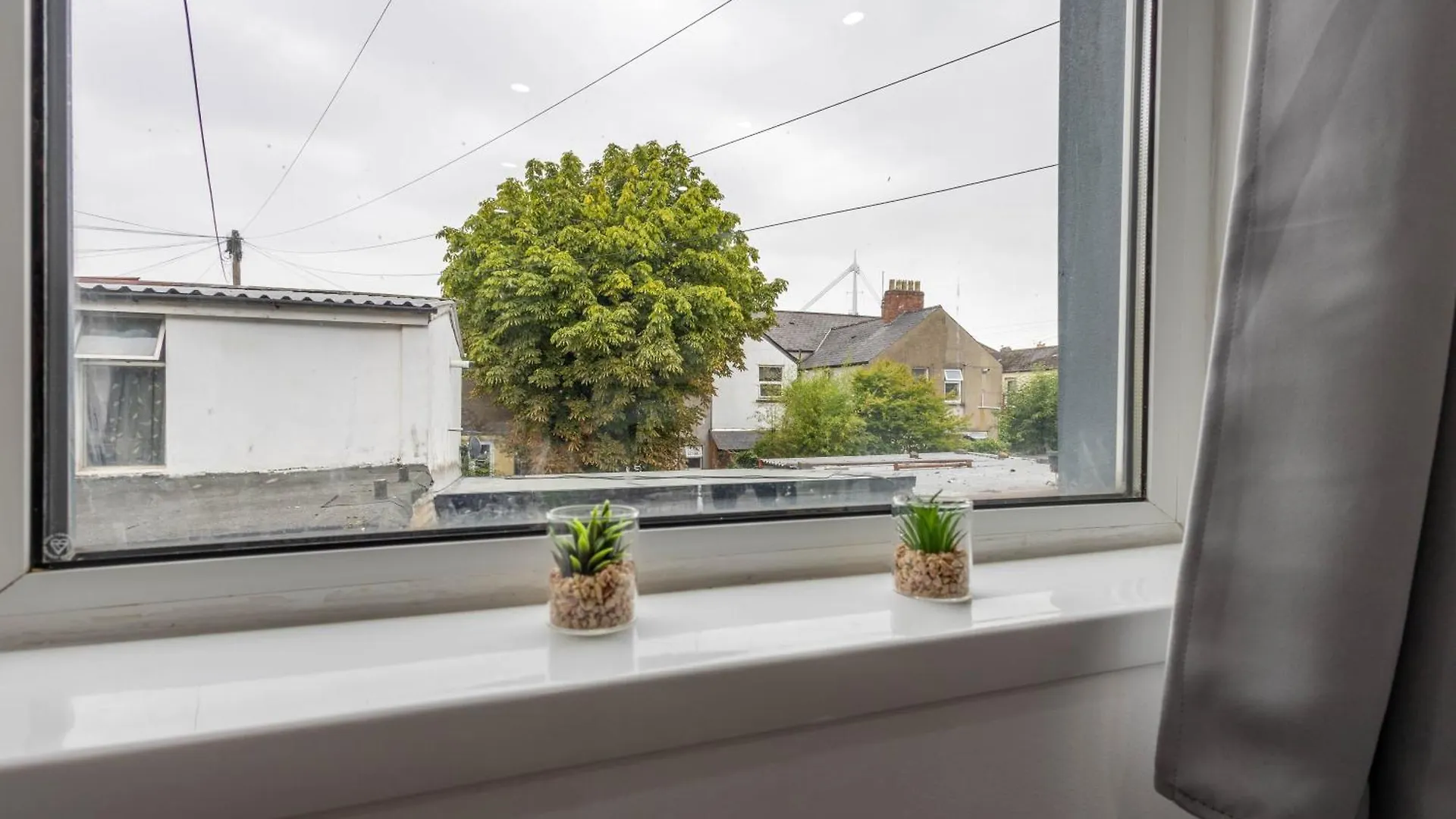 Spacious Studio Apartment In Cardiff City Centre